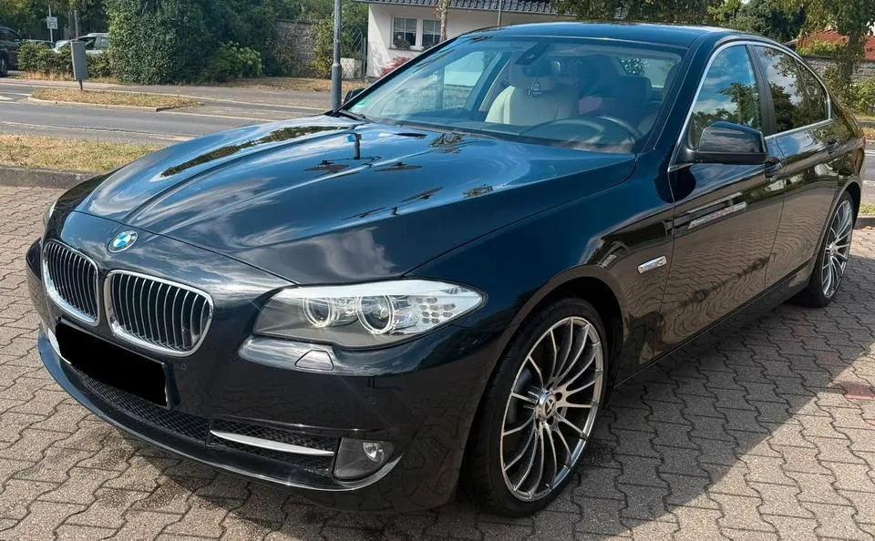BMW 528I