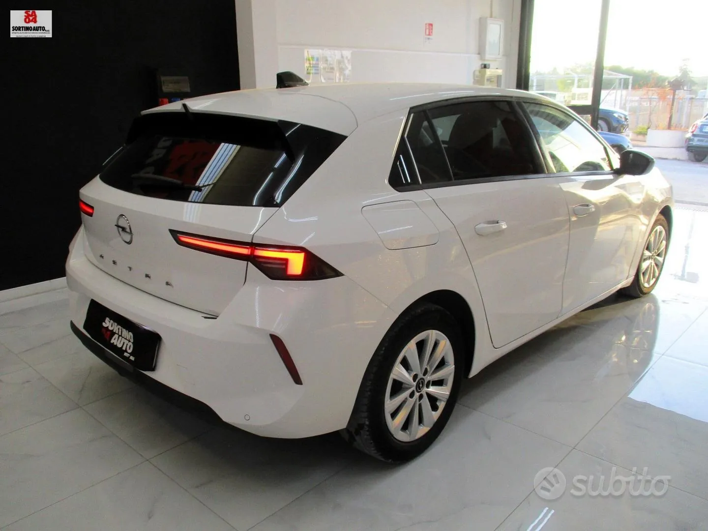 Opel Astra 2022 photo 2