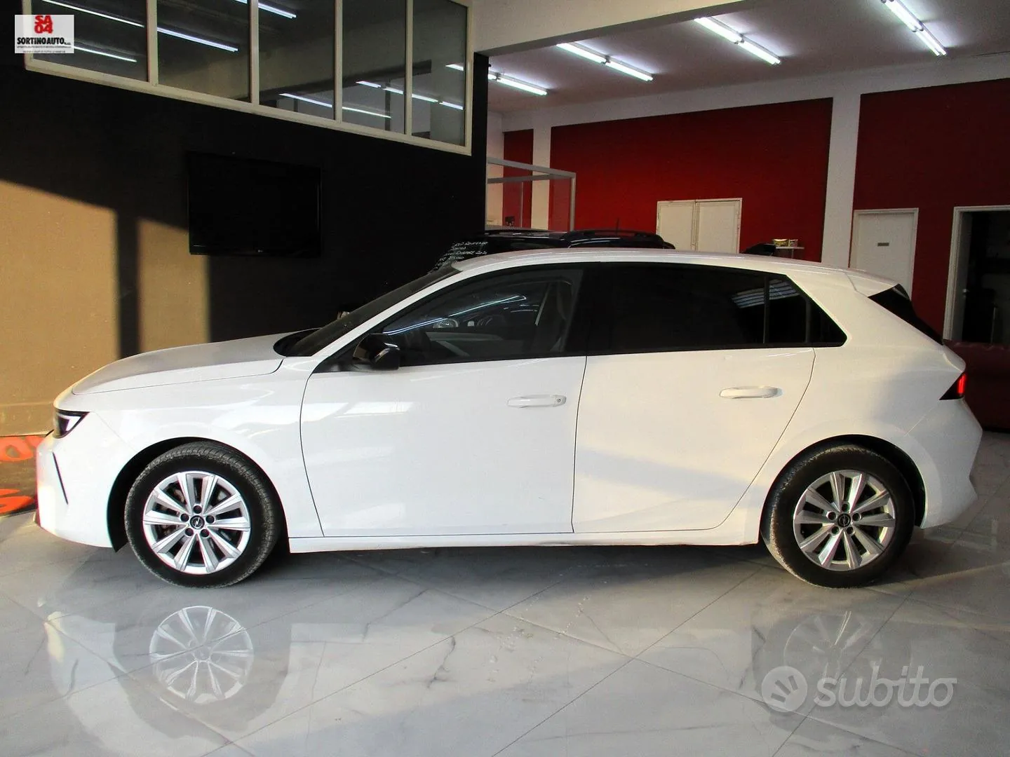 Opel Astra 2022 photo 3