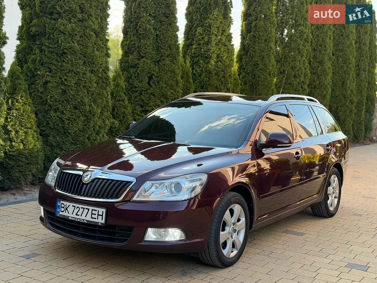 Skoda Octavia 2011 photo 2