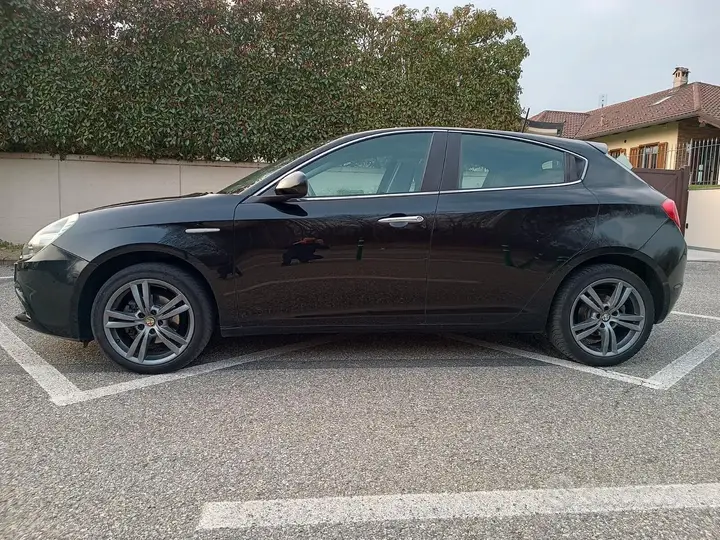 Alfa Romeo Giulietta 2014 photo 5