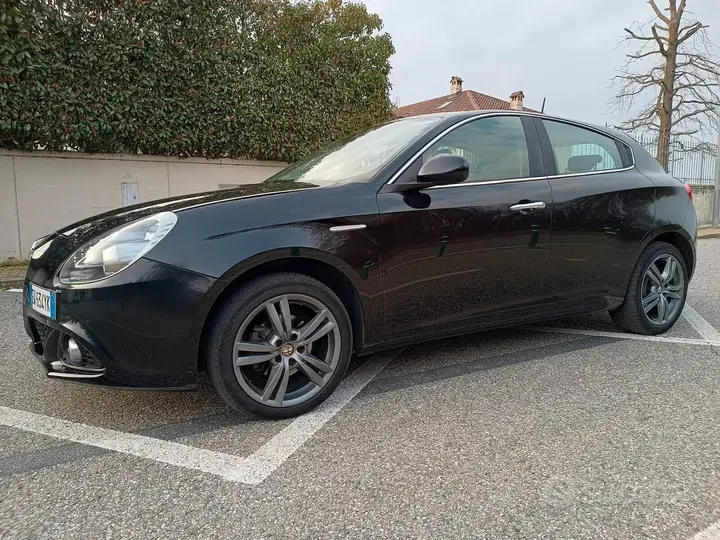 Alfa Romeo Giulietta 2014 photo 4