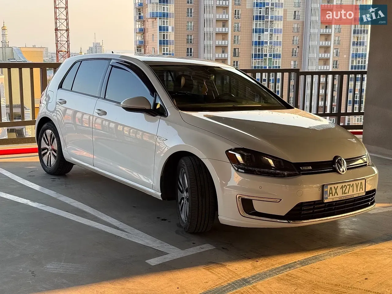 Volkswagen E-Golf 2015 photo 2
