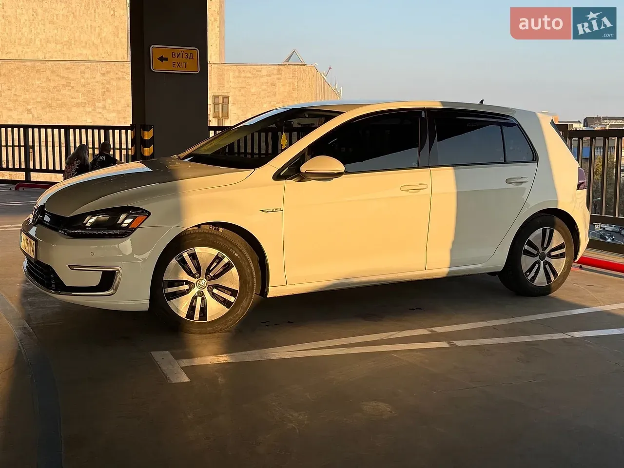 Volkswagen E-Golf 2015 photo 4