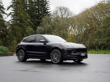 Porsche Macan 2023 photo 2
