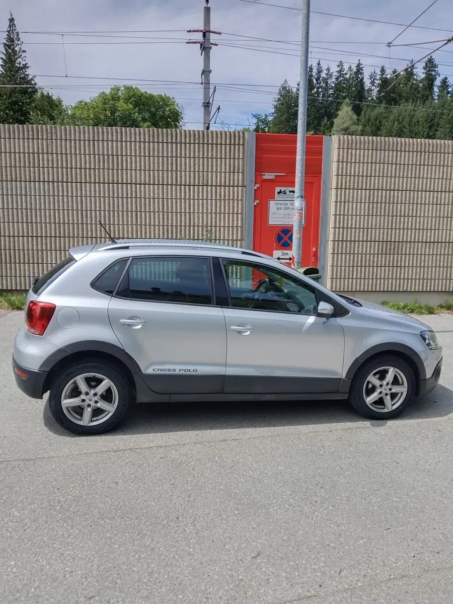 Volkswagen Polo Cross 2011 photo 2
