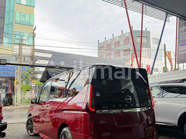 Nissan Serena 2024 photo 2
