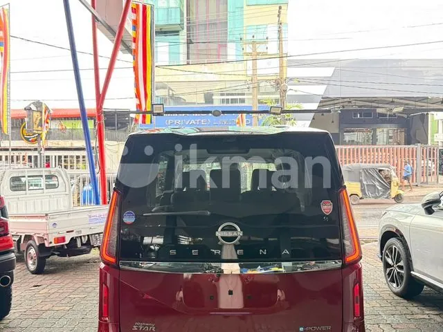 Nissan Serena 2024 photo 5
