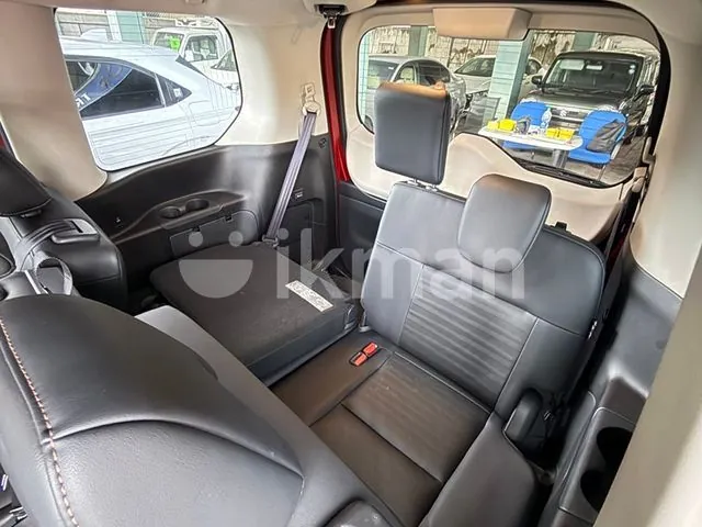 Nissan Serena 2024 photo 4