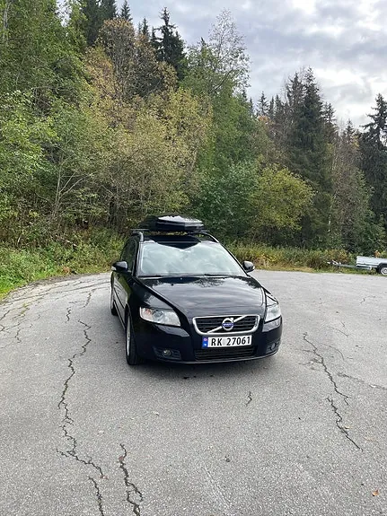Volvo V50 2011 photo 2