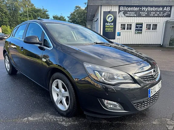 Opel Astra 2012 photo 2
