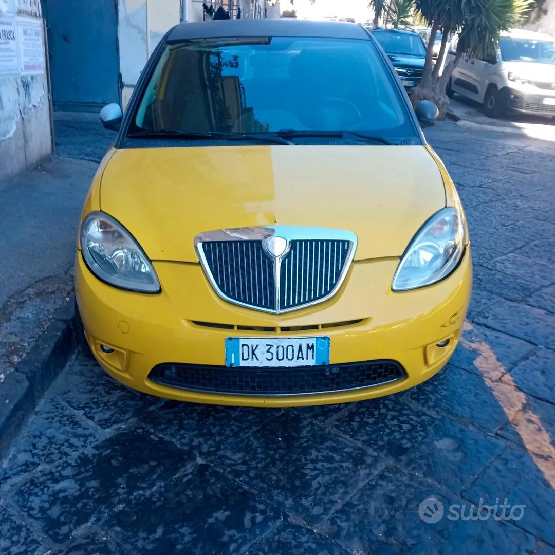 Lancia Ypsilon