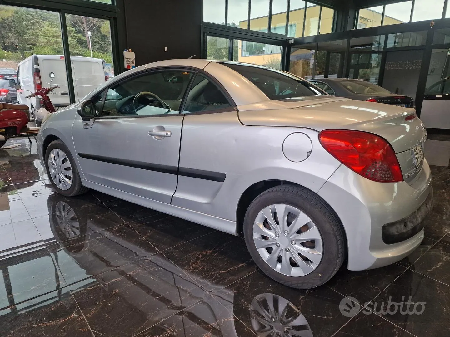 Peugeot 207 2008 photo 4