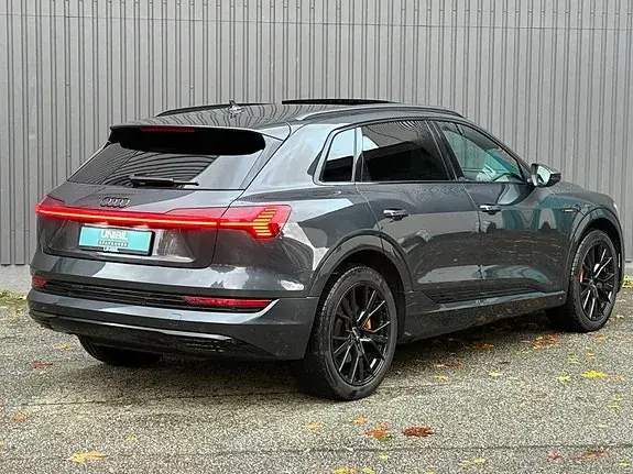 Audi E-Tron 2023 photo 4