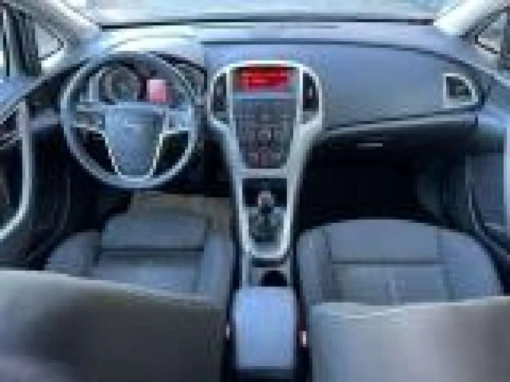 Opel Astra 2013 photo 4