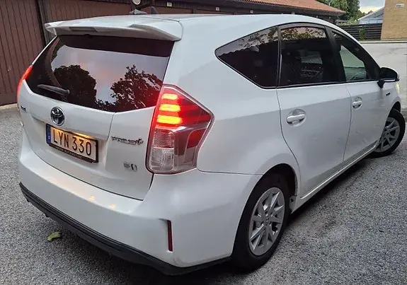 Toyota Prius 2016 photo 3