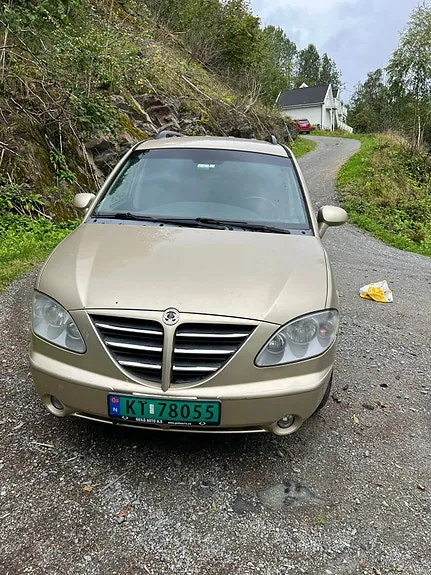 KG Mobility Rodius 2010 photo 4