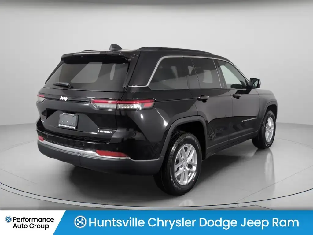 Jeep Grand Cherokee 2026 photo 5