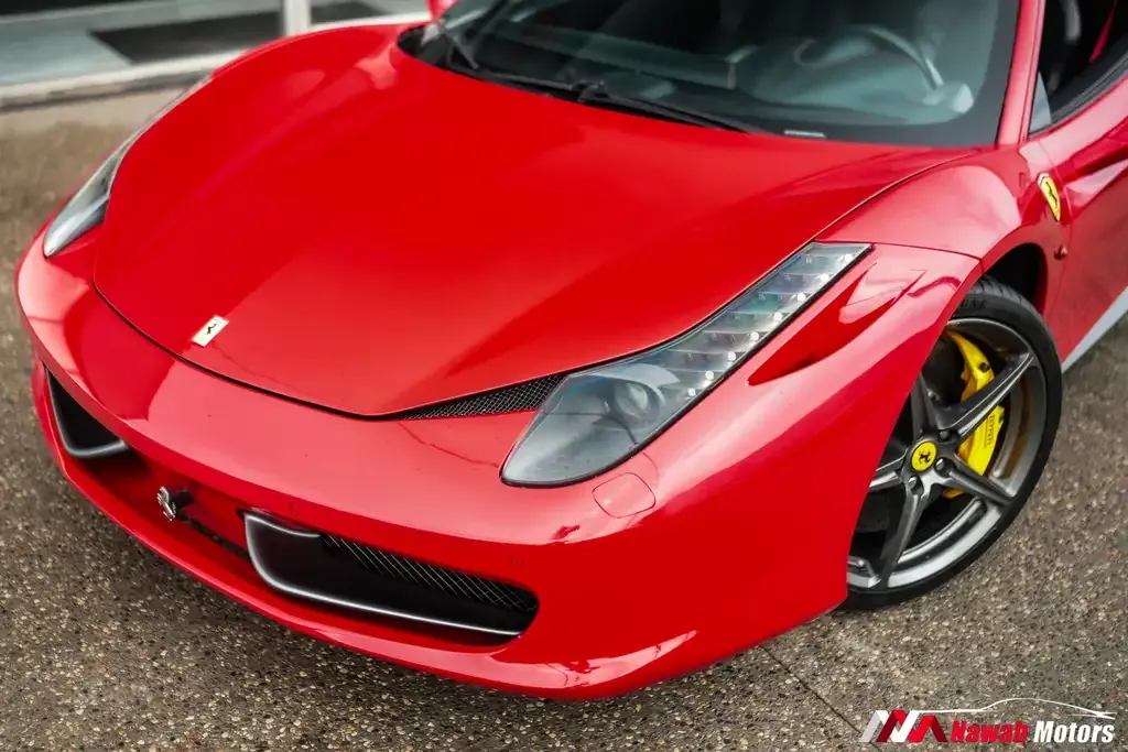 Ferrari 458 Italia 2011 photo 2
