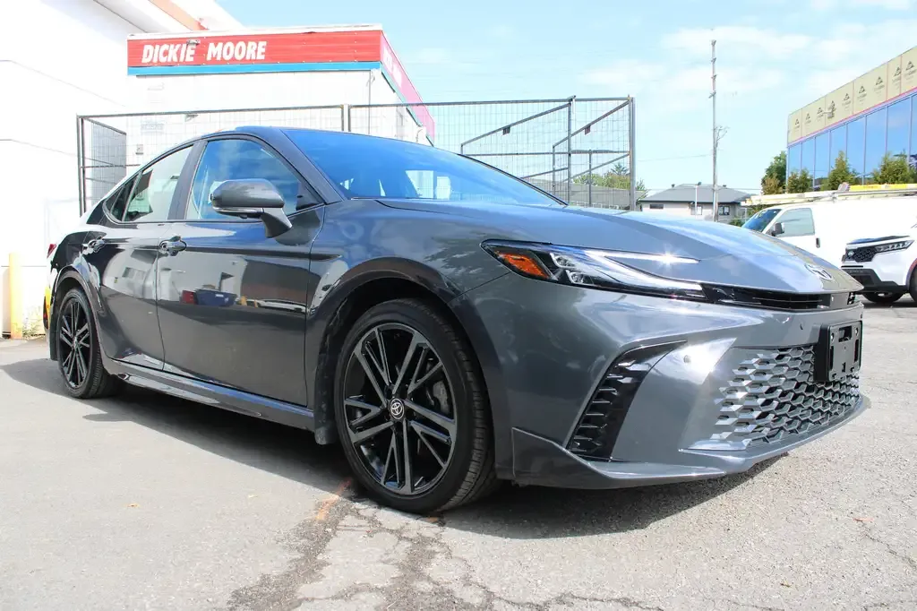 Toyota Camry 2025 photo 3