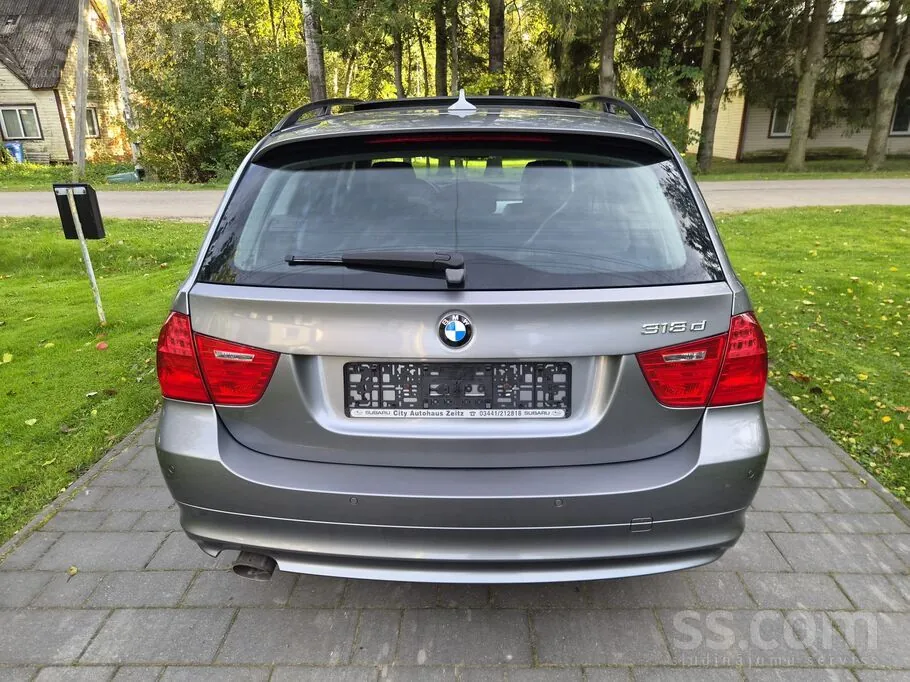 BMW 318D 2010 photo 5