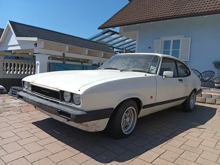 Ford Capri 1986 photo 2