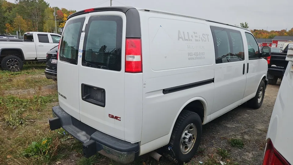 GMC Savana 2018 photo 5