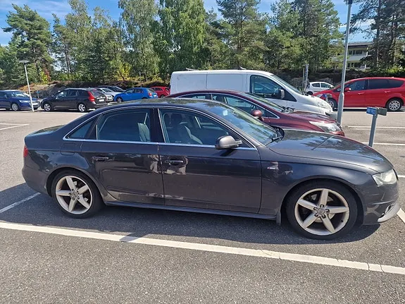 Audi A4 2010 photo 3