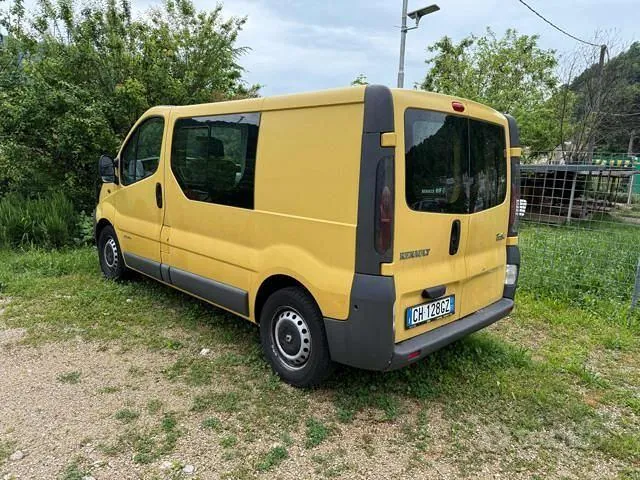 Renault Trafic 2003 photo 2