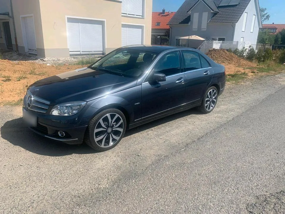 Mercedes-Benz C220