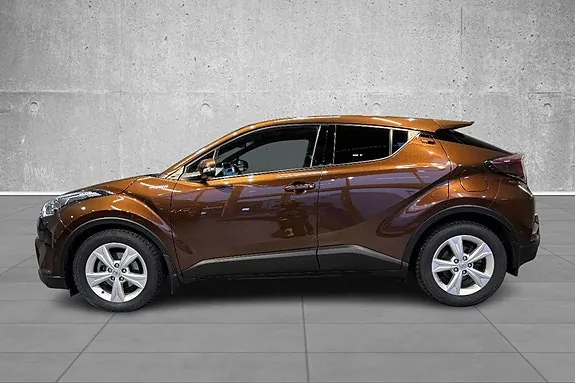 Toyota C-Hr 2017 photo 2