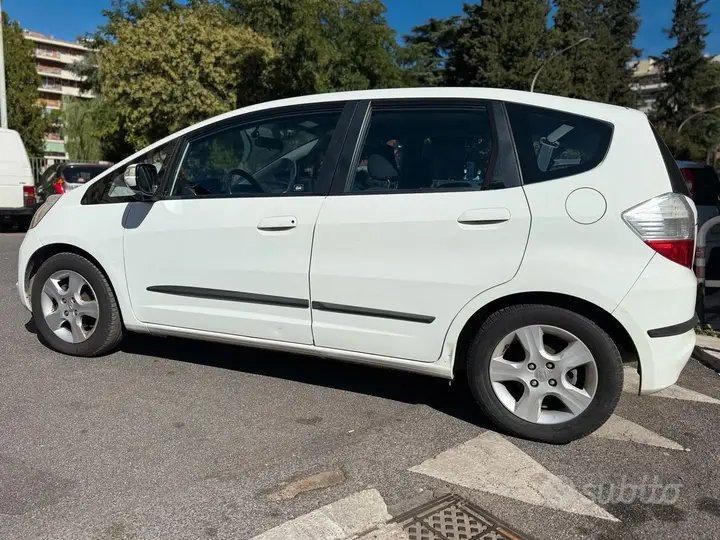 Honda Jazz 2010 photo 4