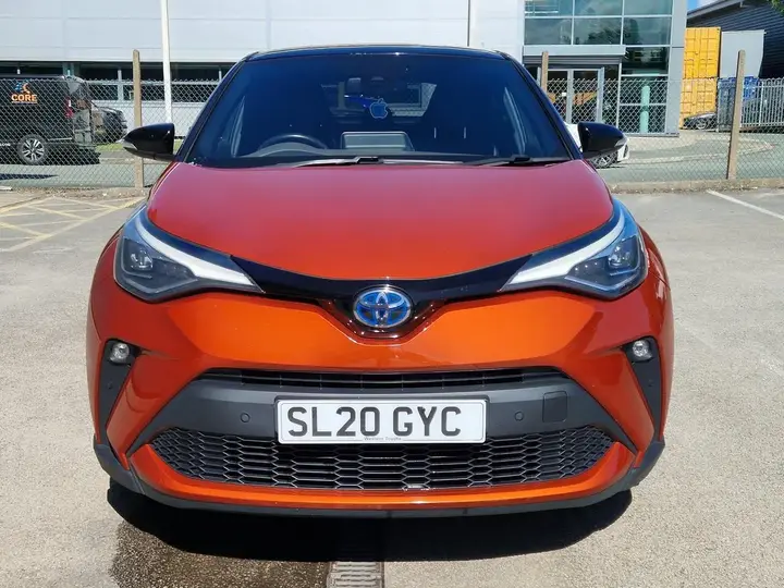 Toyota C-Hr 2020 photo 2