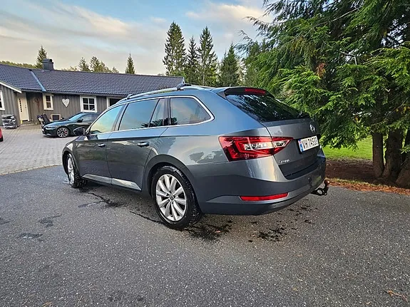 Skoda Superb 2016 photo 5