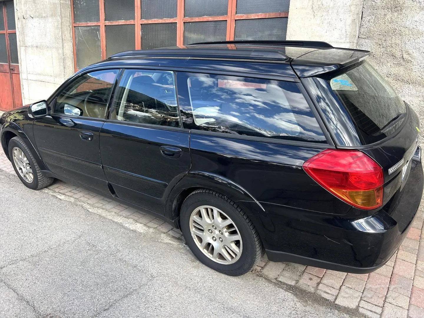 Subaru Legacy Outback 2004 photo 3