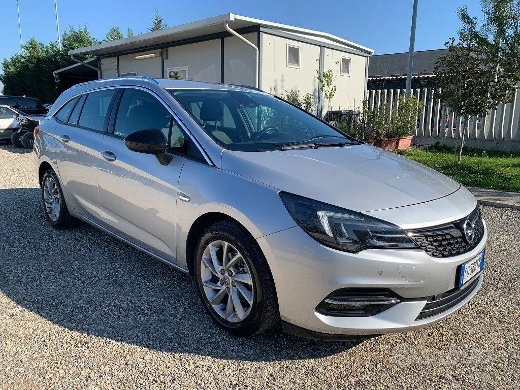 Opel Astra 2022 photo 3