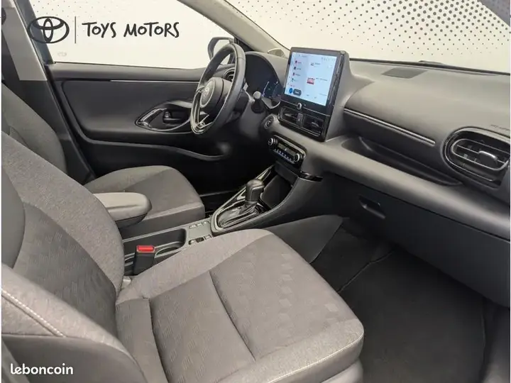 Toyota Yaris 2025 photo 4