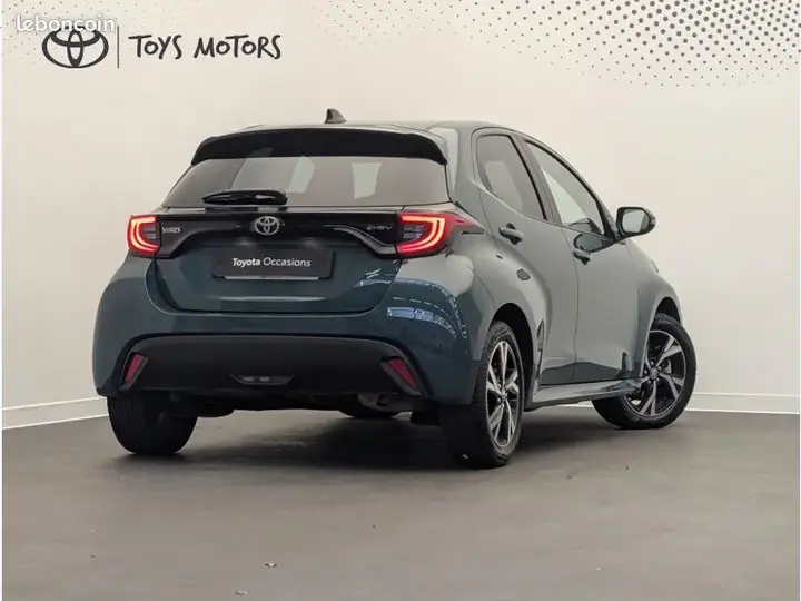 Toyota Yaris 2025 photo 2