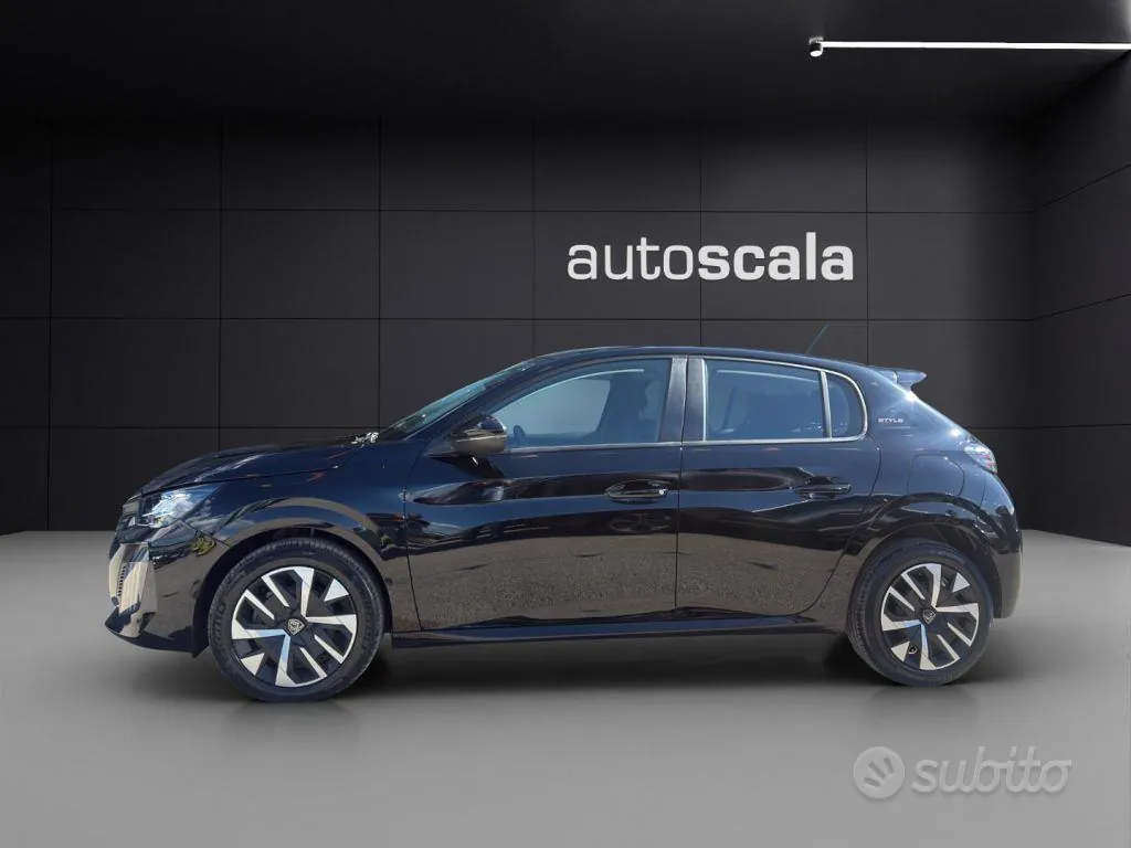 Peugeot 208 2025 photo 2