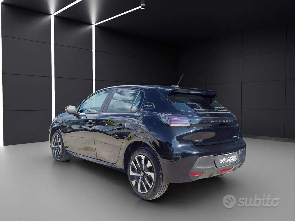 Peugeot 208 2025 photo 3