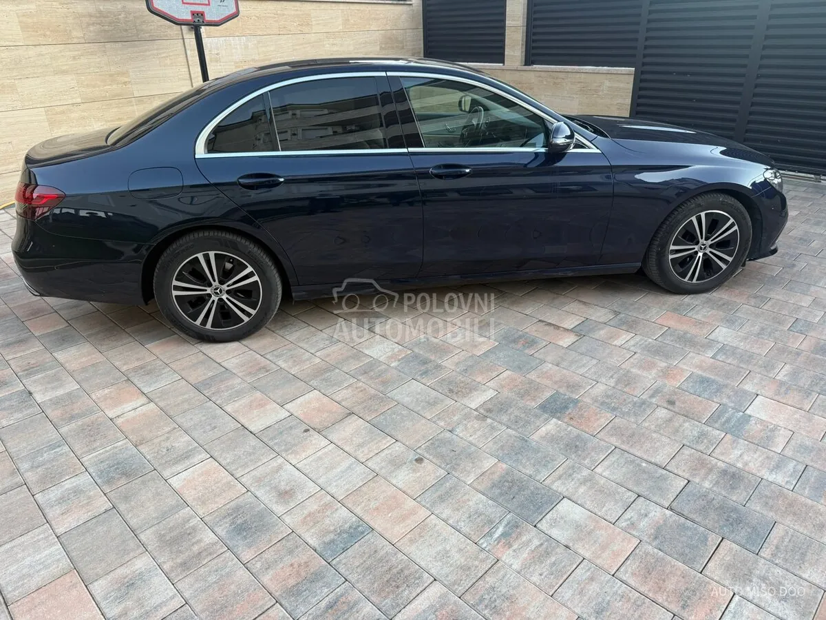 Mercedes-Benz E 220 2022 photo 4