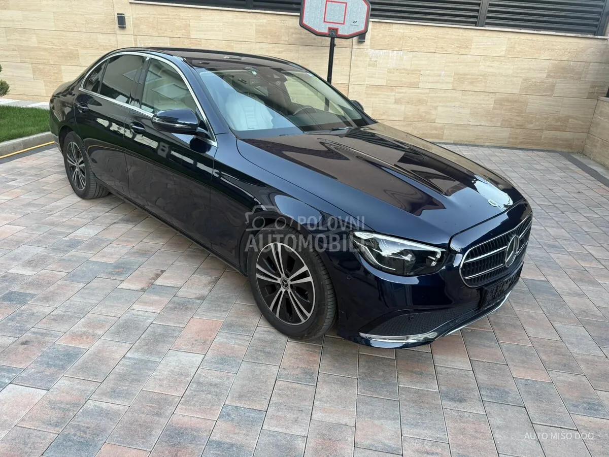 Mercedes-Benz E 220 2022 photo 3