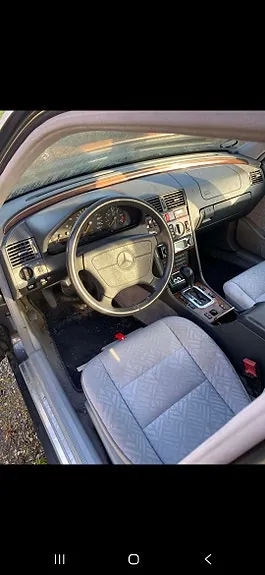 Mercedes-Benz C280 1993 photo 3