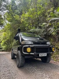 Mitsubishi Delica 1995 photo 4
