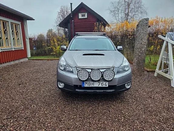 Subaru Outback 2011 photo 5