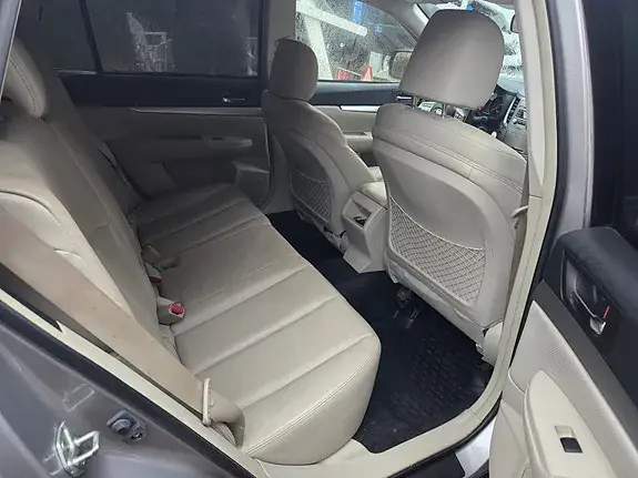 Subaru Outback 2011 photo 4
