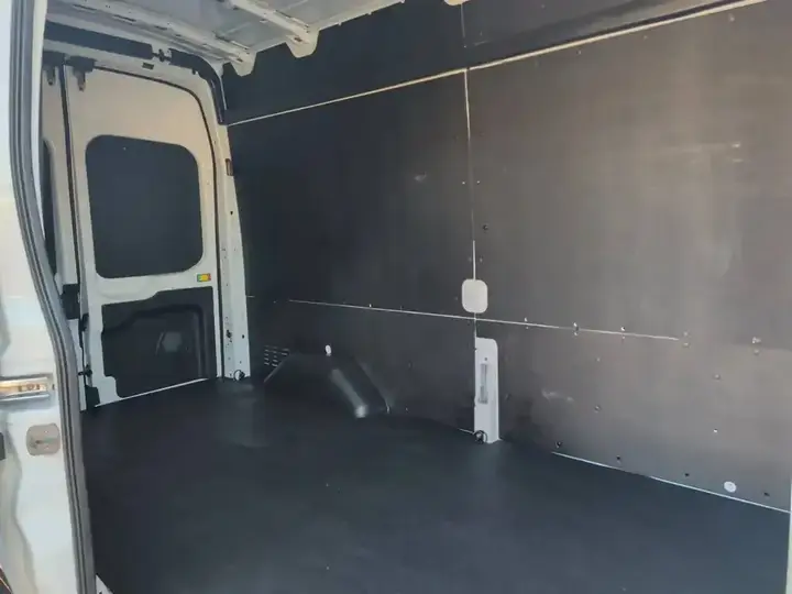 Ford Transit Cargo Van 2025 photo 3