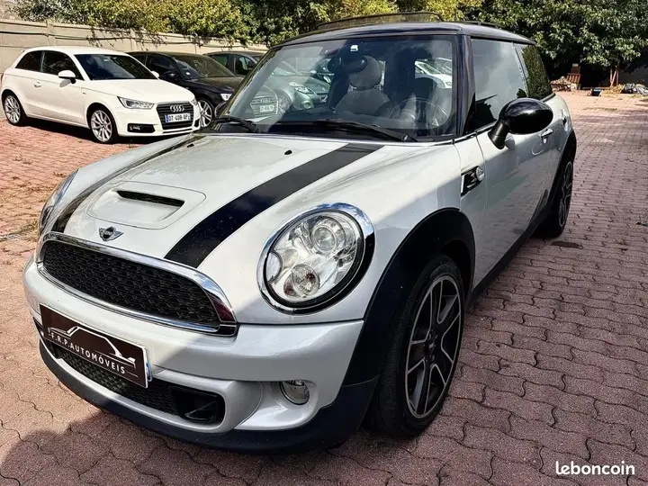 Mini Cooper S 2012 photo 2