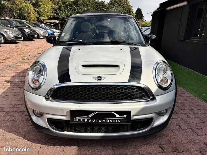 Mini Cooper S 2012 photo 4