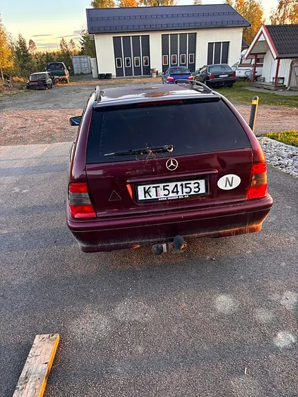 Mercedes-Benz C180 1997 photo 3
